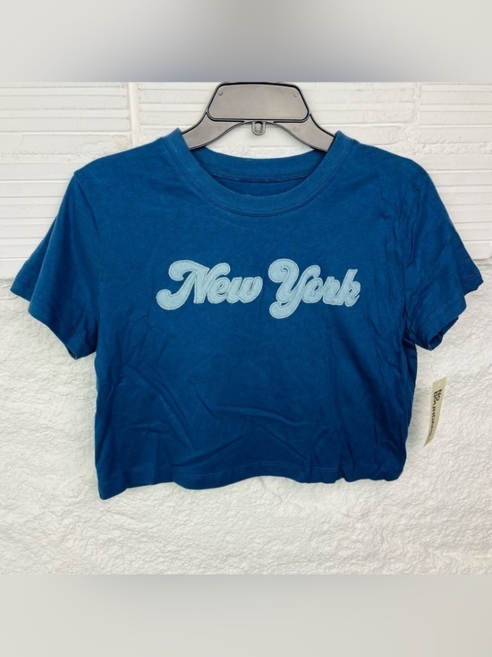 NWT no boundaries cotton Blue embroidered "New York" Graphic Crop Tee size M & S